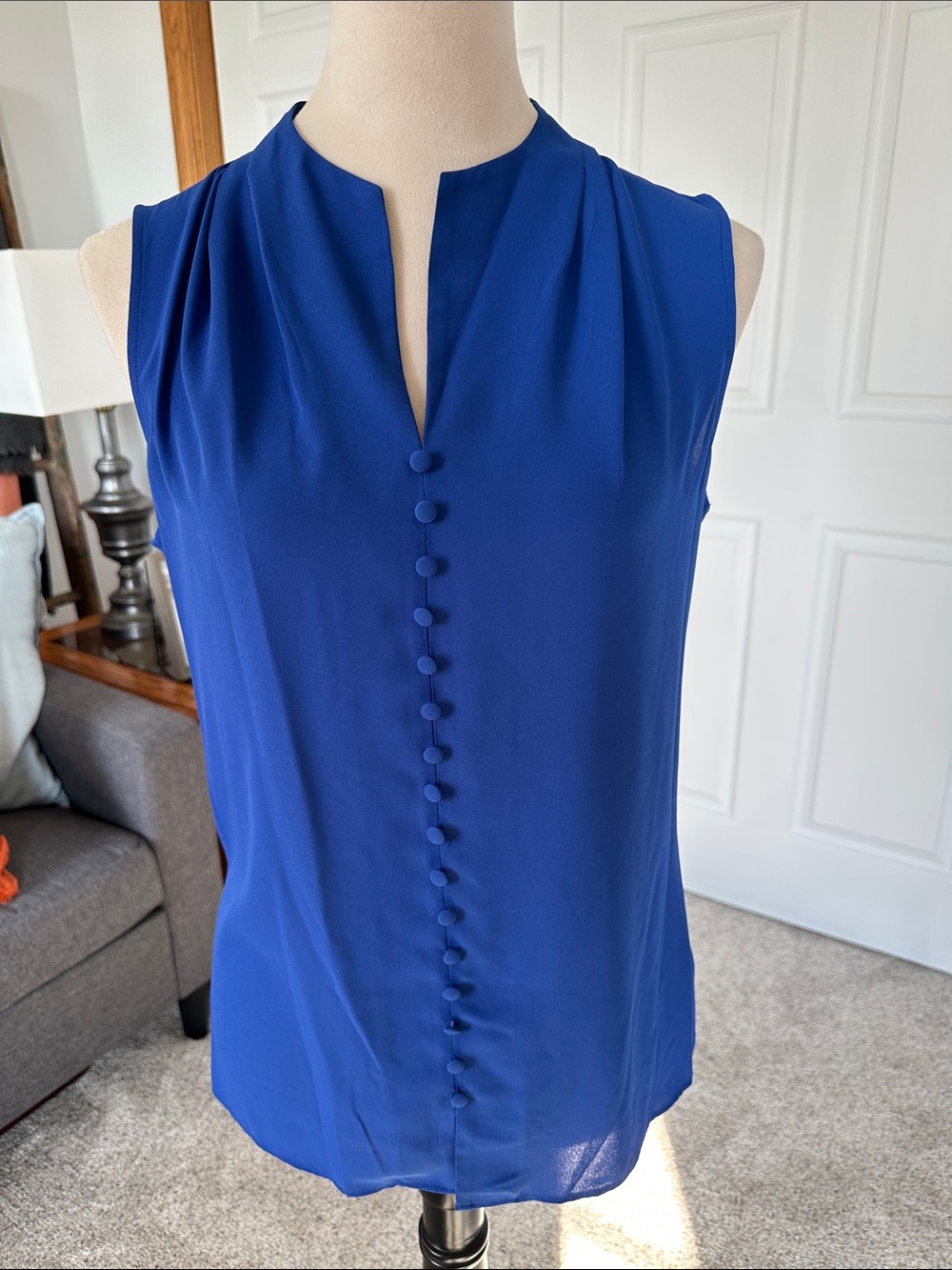 New with tags Calvin Klein suit sleeveless blouse V neckline covered buttons M